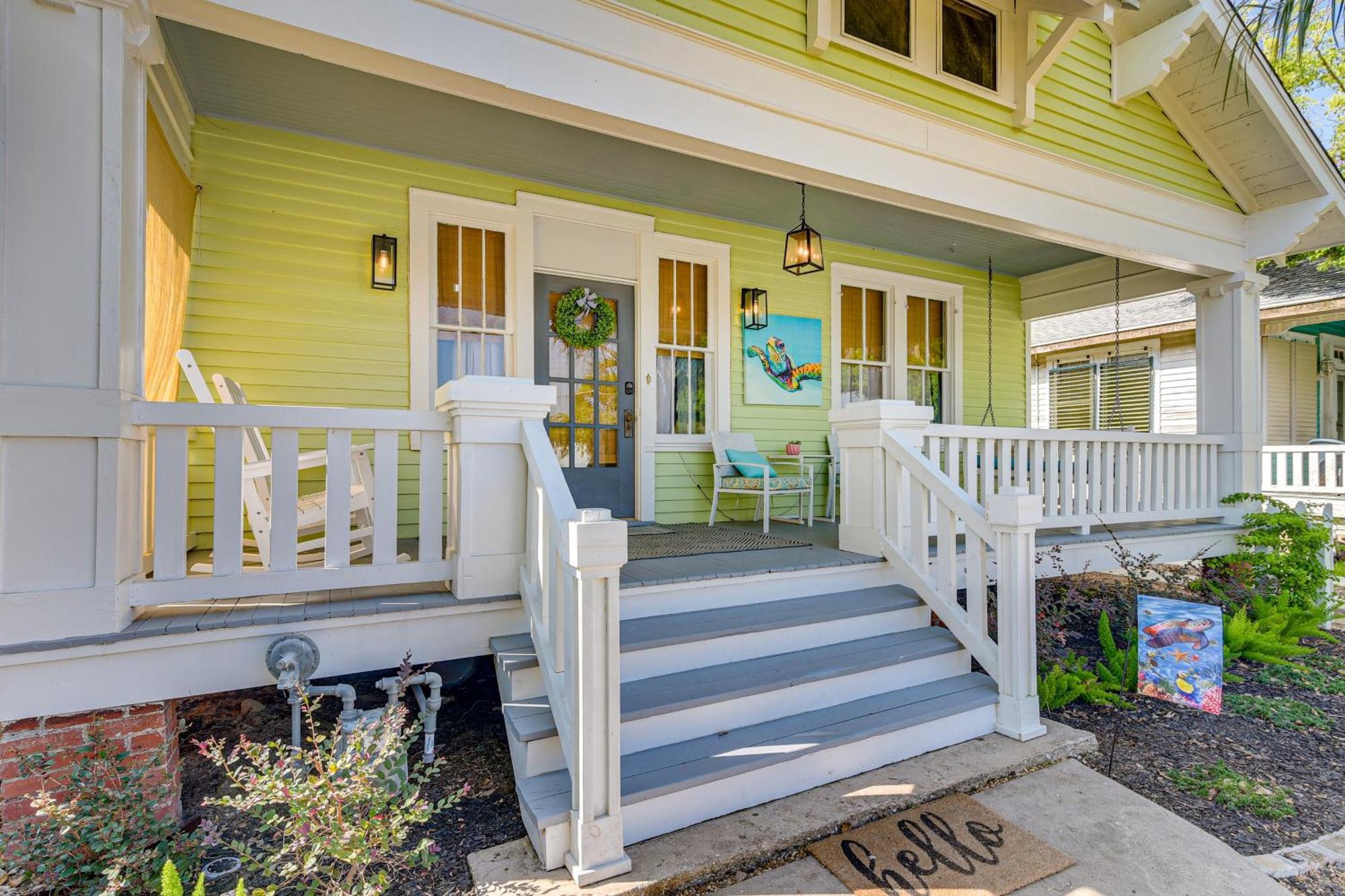 Walk To Galveston Beach Texas Home With Fenced Yard Dış mekan fotoğraf